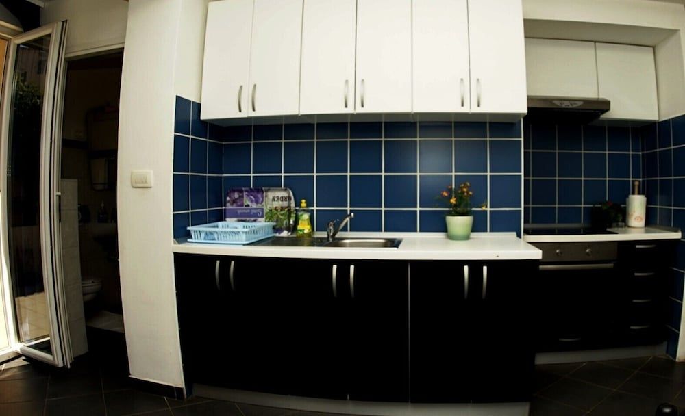 undefined Charming Apartment 3 Sleeps 4 Guests 4