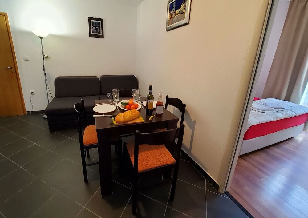 undefined Charming Apartment 3 Sleeps 4 Guests 7
