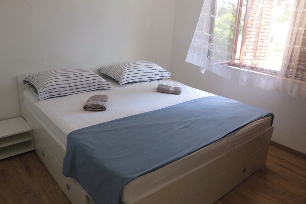 undefined Beachfront Apartment Drazen, With Patio & Parking 10