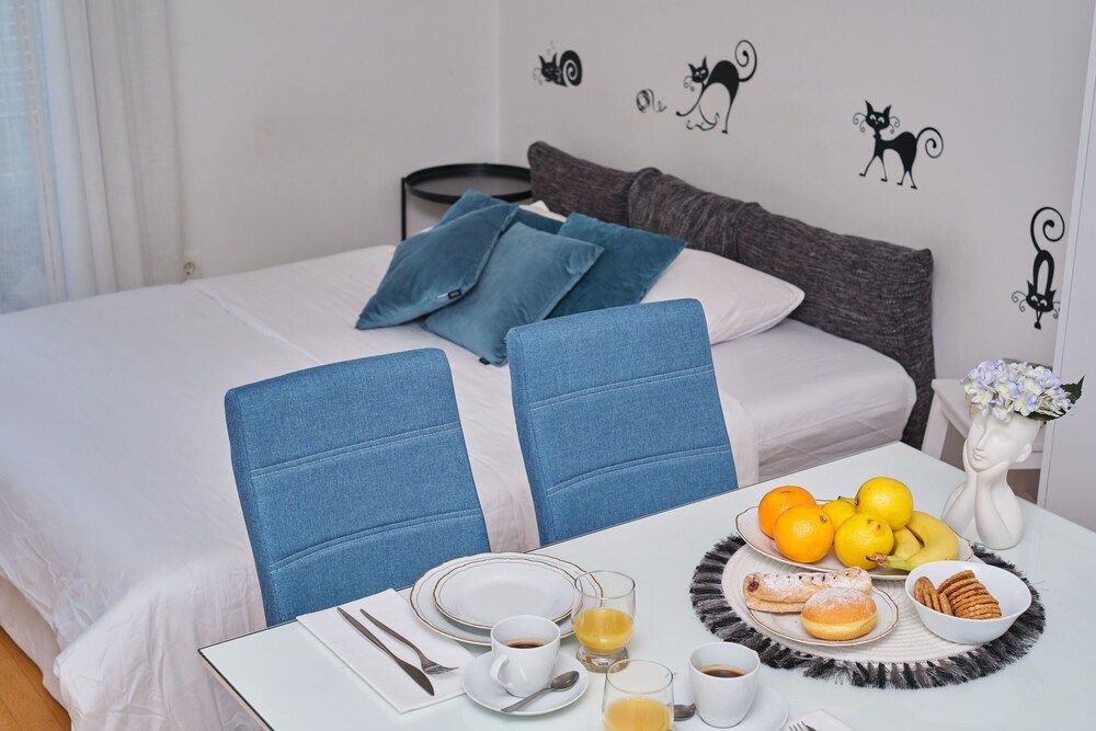 Sun City Studio Studio 19