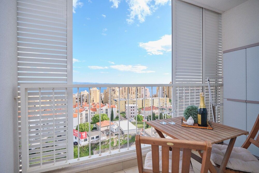 Sun City Studio Studio 25