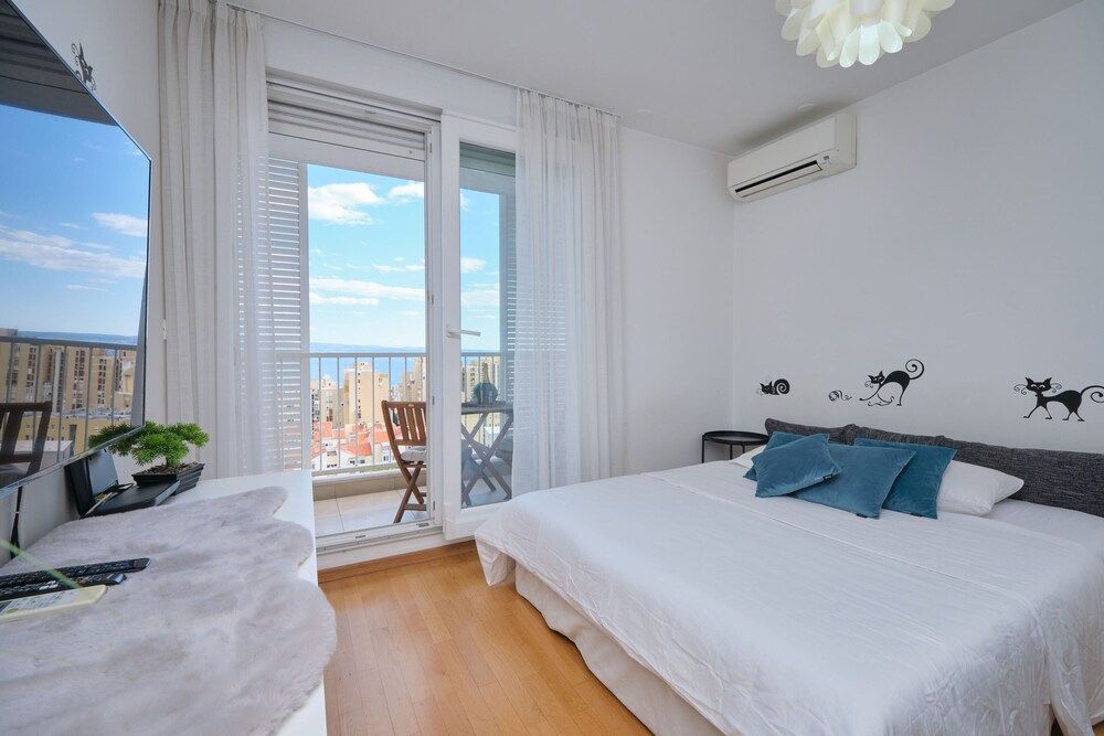 Sun City Studio Studio 18