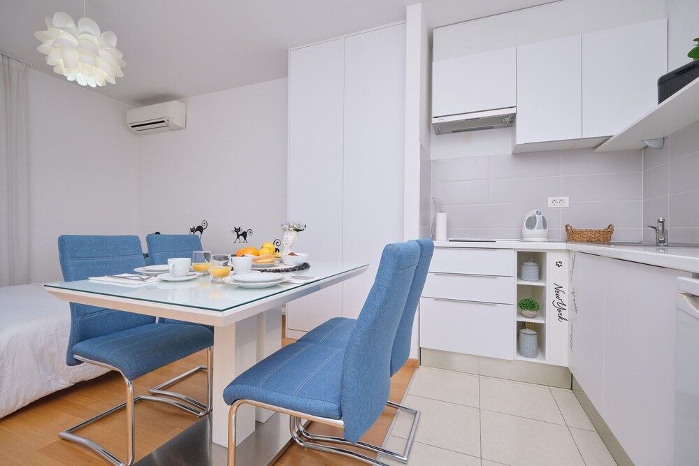 Sun City Studio Studio 14