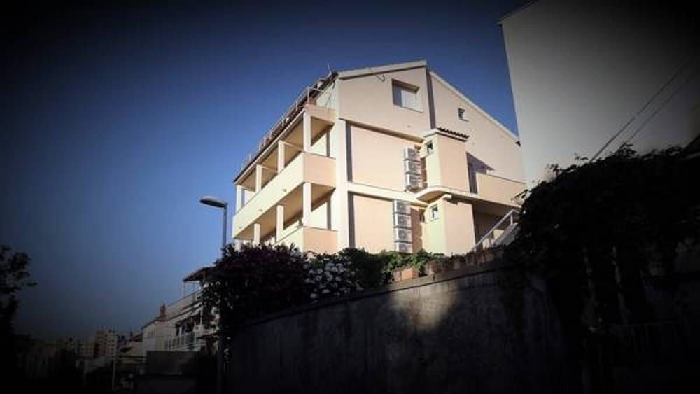 undefined Appealing Apartment 8 Sleeps 3 Guests 2