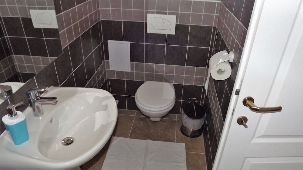 undefined Cozy Apartment 16 With Double bed Sleeper Couch 5