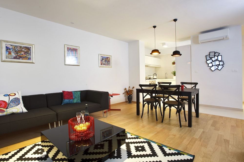 Apartments Leone Comfort Apartment, 2 Bedrooms, 2 Bathrooms, City View 7