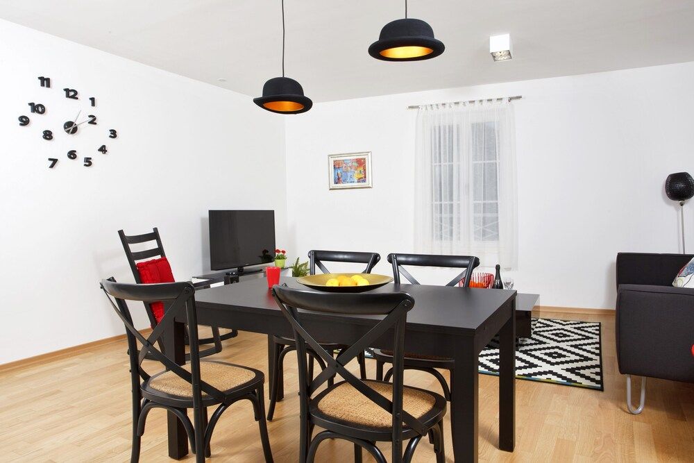 Apartments Leone Comfort Apartment, 2 Bedrooms, 2 Bathrooms, City View 8