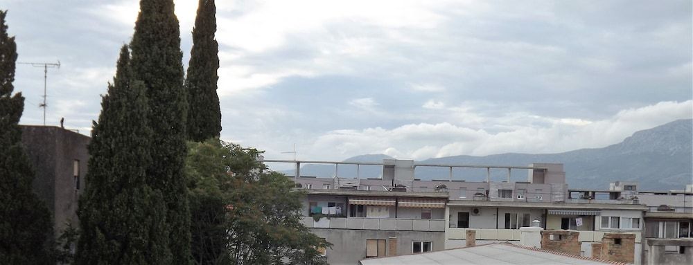 Apartment 5 Double Bed & Bidet Sleeps 2 Guests Apartment 17