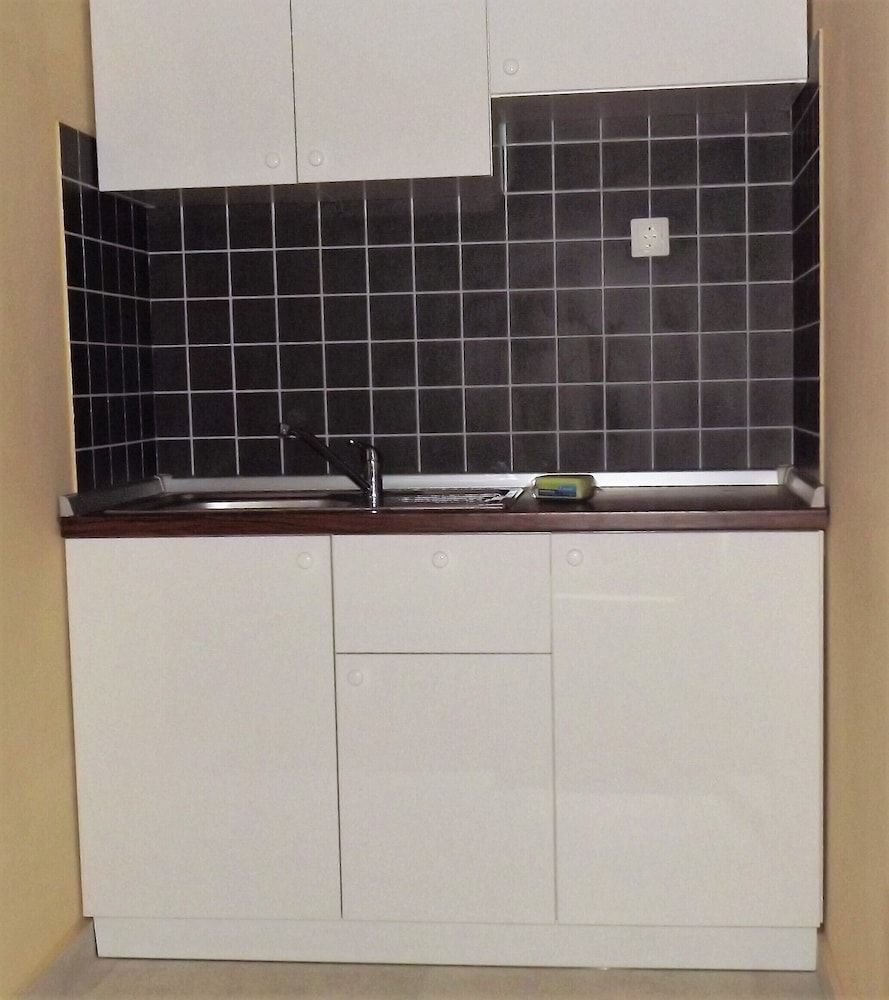 undefined Apartment 5 Double Bed & Bidet Sleeps 2 Guests 9