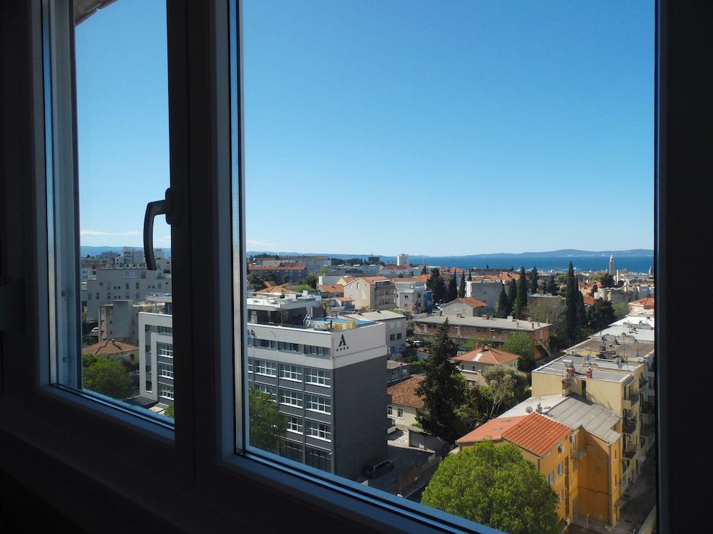 undefined Comfortable apt With Great City and sea View 10