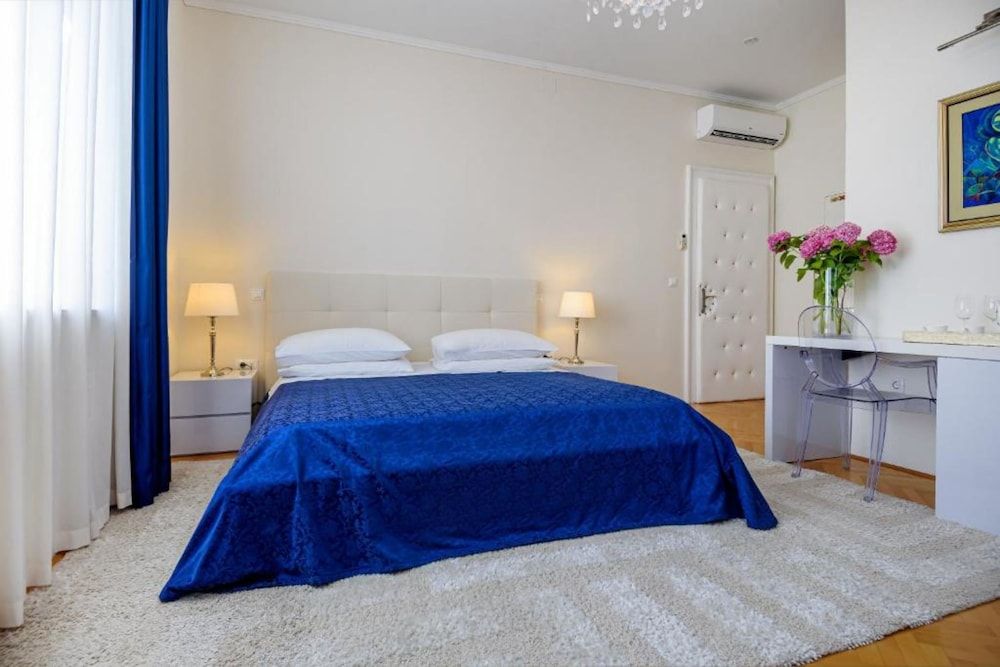 Palace Schon Milesi Deluxe Double or Twin Room, Pool View 3