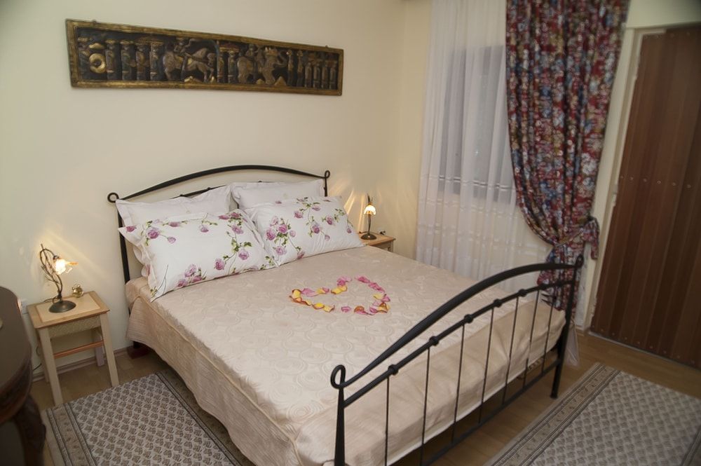 House With Pool in Split Near the Beach House, 2 Bedrooms, Private Pool, Garden View 2