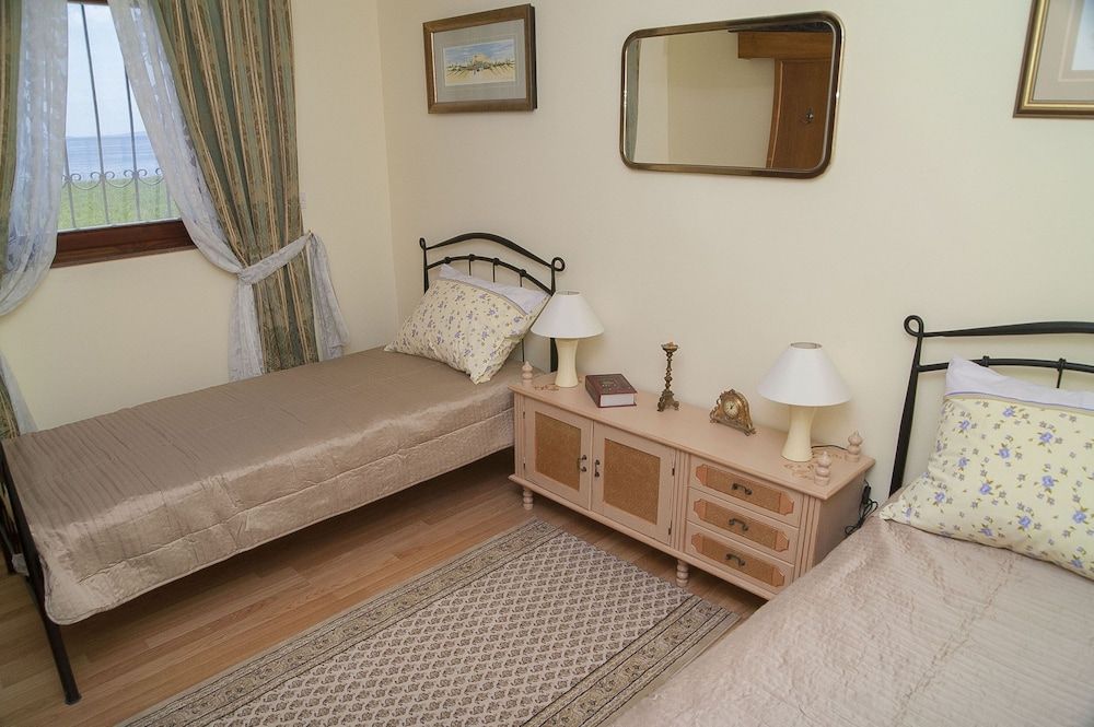 House With Pool in Split Near the Beach House, 2 Bedrooms, Private Pool, Garden View 5