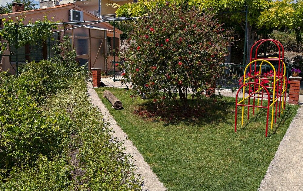 undefined House With Pool in Split Near the Beach 3