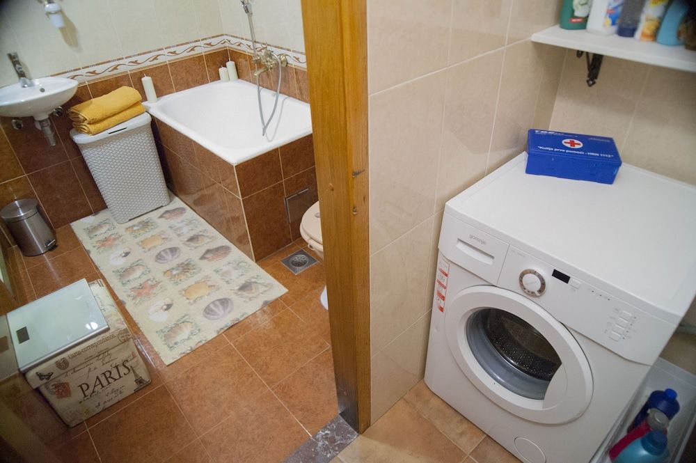 House With Pool in Split Near the Beach House, 2 Bedrooms, Private Pool, Garden View 10