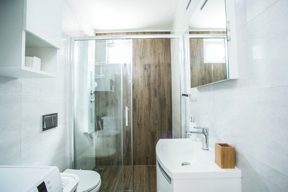 Modern House W.large Garden & Children Playground House 13