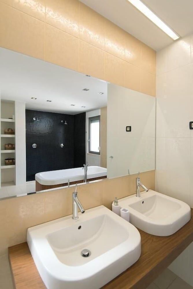 Luxury Villa White Villa, Multiple Beds 16