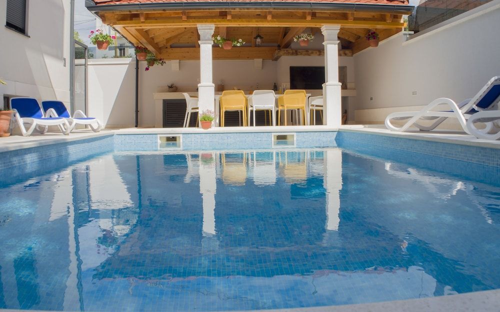 undefined Royal Residence Chica Cure 6