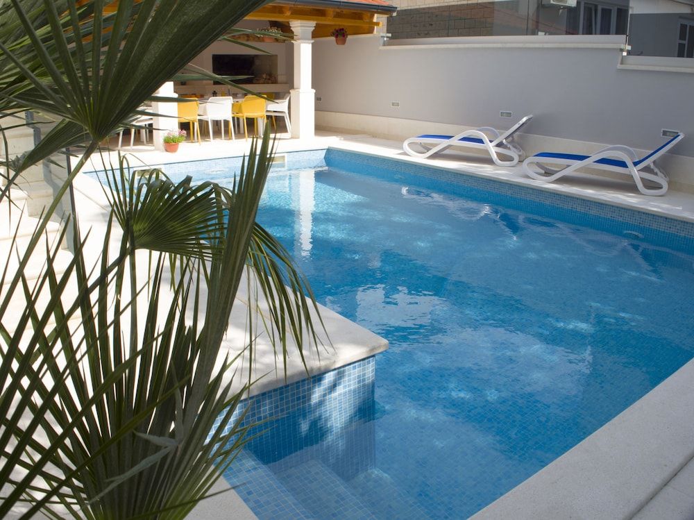 undefined Royal Residence Chica Cure 7