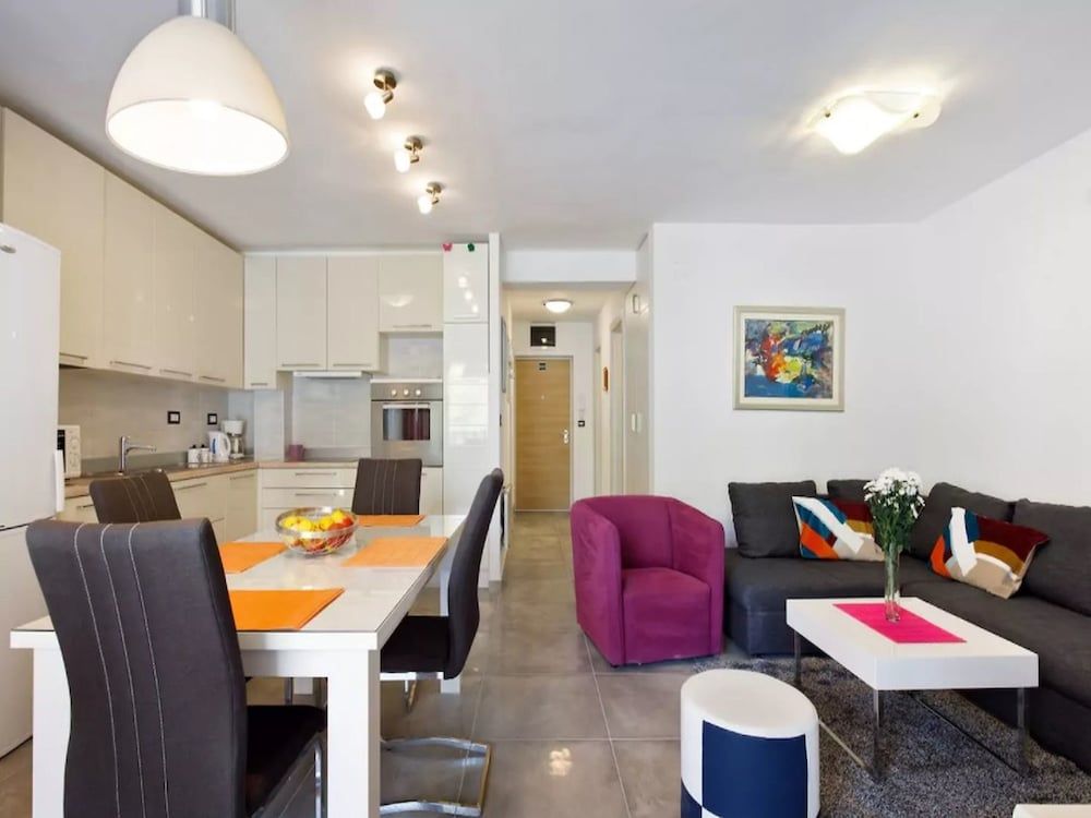 undefined Apartment Rita 3