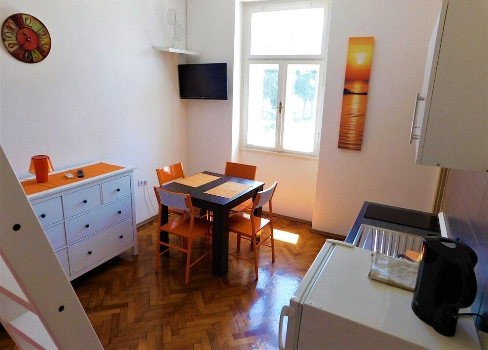 Villa Tončić Standard Studio (Orange) 7