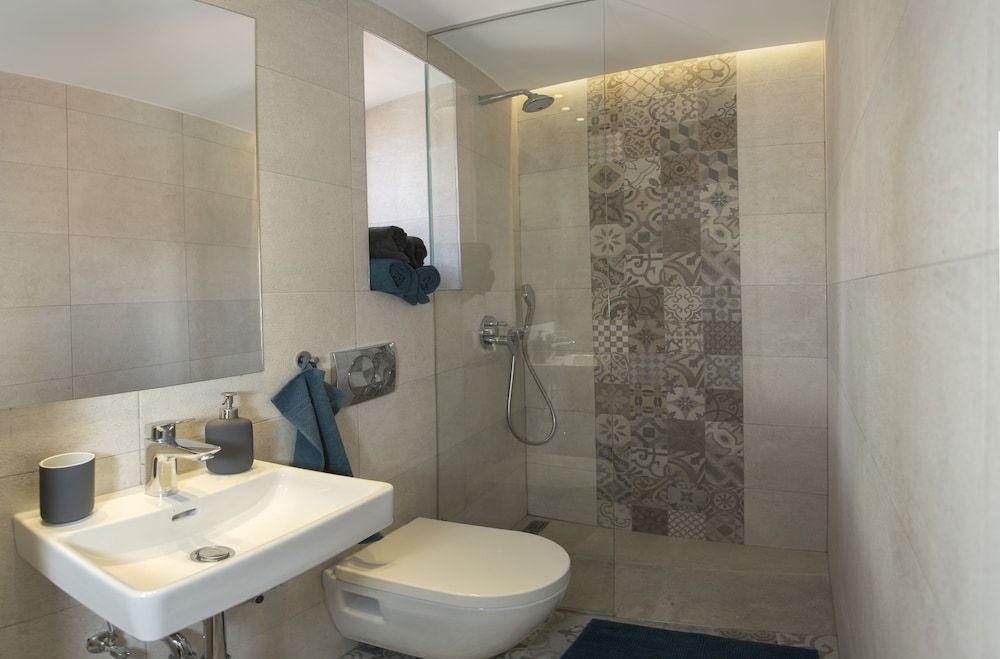 Situs Residence Deluxe Double Room 11