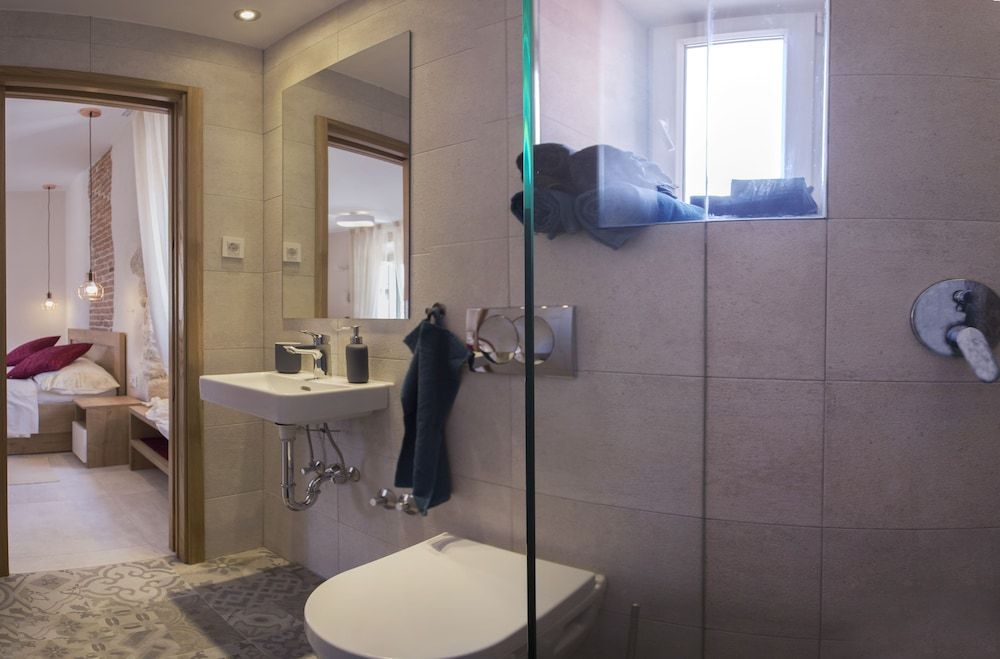 Situs Residence Deluxe Double Room 12