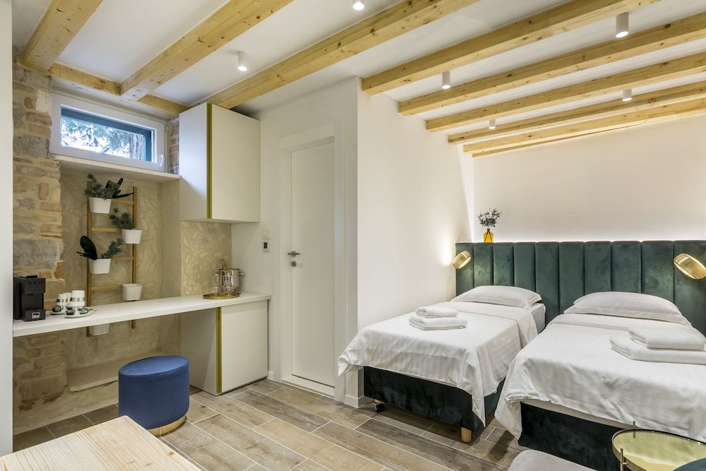 Luxury Rooms Miara in City Centre Deluxe Double Room (1) 3