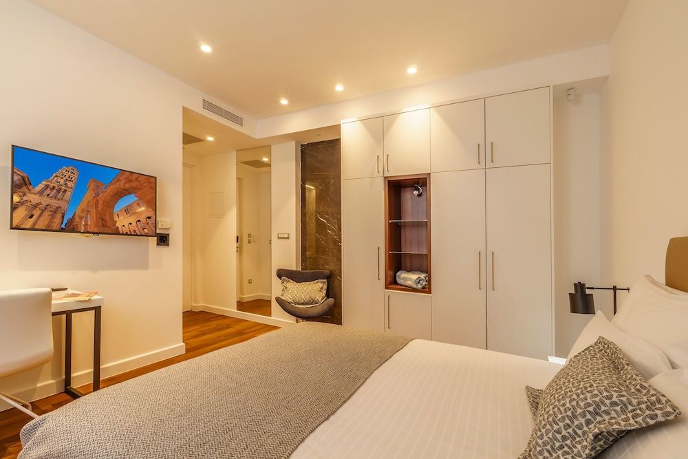 undefined Oasis Life