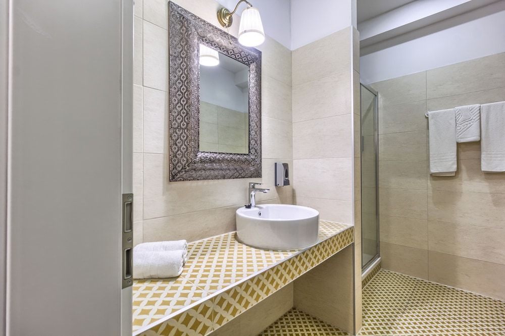 Split Urban Rooms III Standard Double Room, 1 Queen Bed, Non Smoking 6