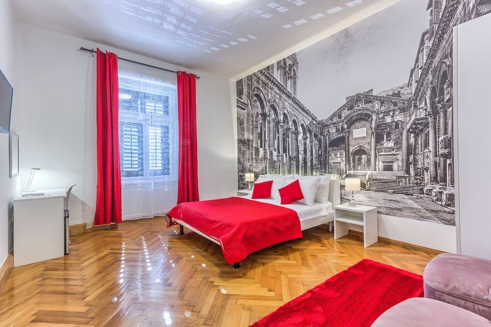 Split Urban Rooms III Standard Double Room, 1 Queen Bed, Non Smoking 2