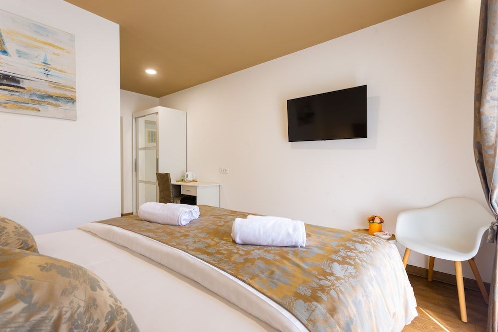 undefined Luxury Rooms Fetivi 9