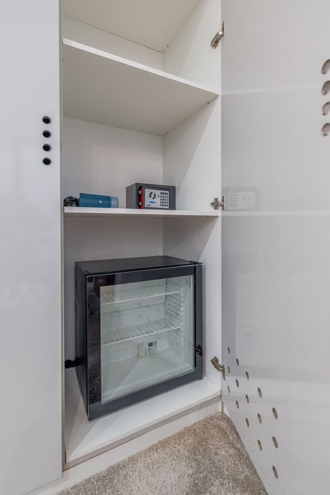 Starlight Luxury Suites Serenity Room 8