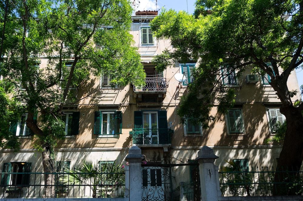 undefined Starlight Luxury Suites 2