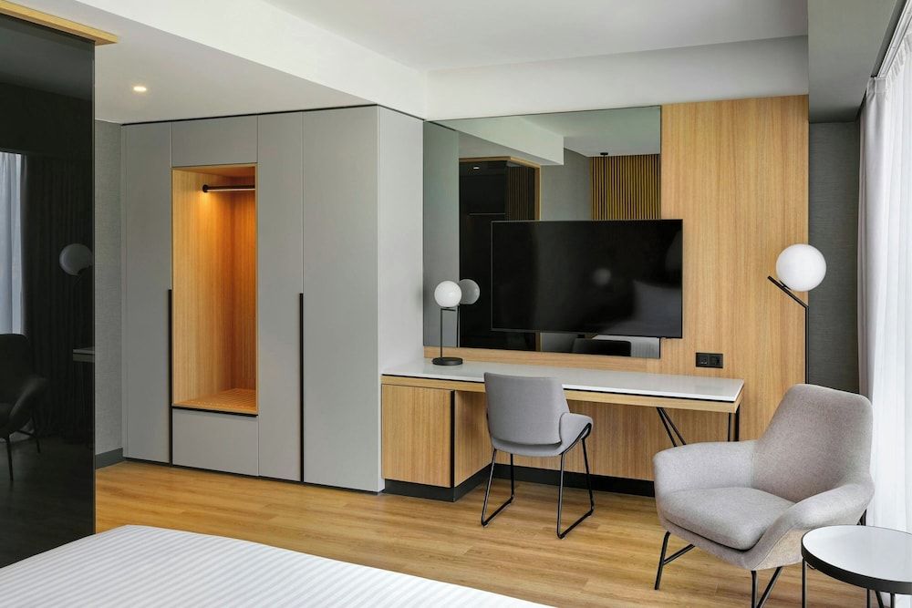 AC Hotel by Marriott Split Standard Room, 1 King Bed, Sea View 5