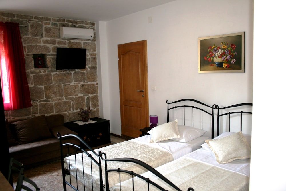 undefined Emily Rooms 2