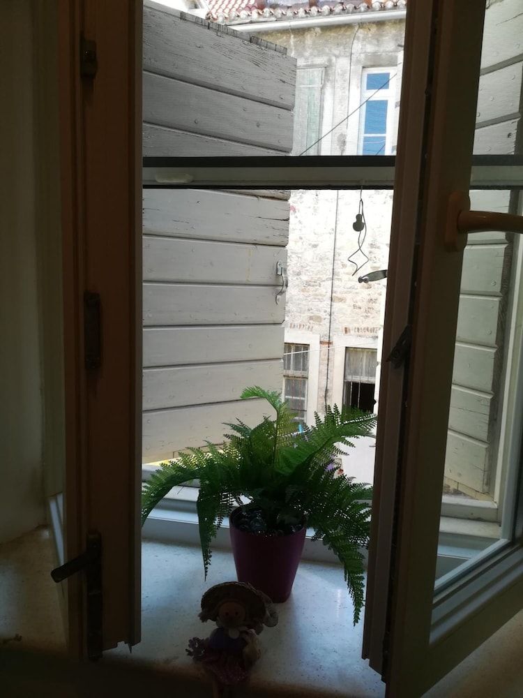 undefined Inchy Accommodation 4