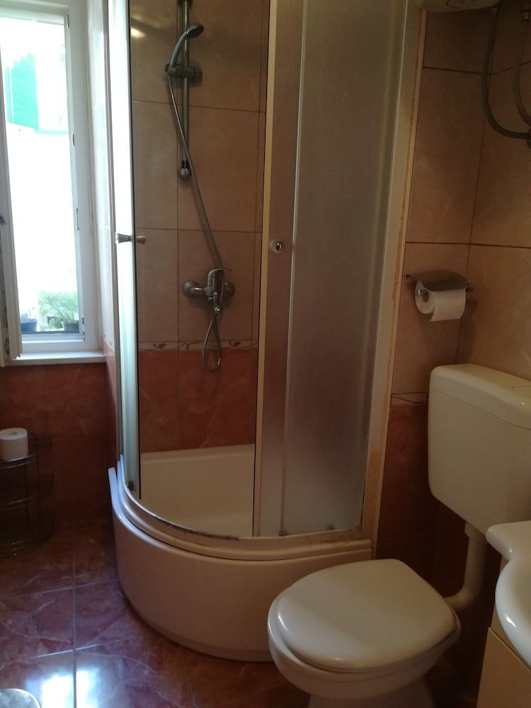 undefined Inchy Accommodation