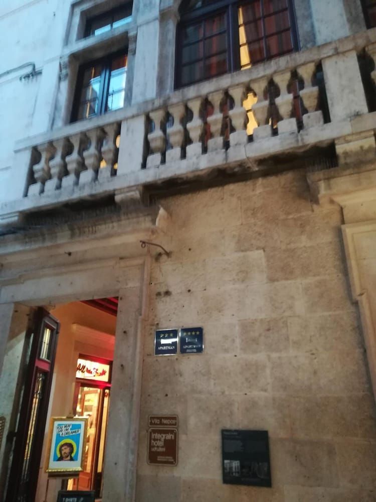 undefined Inchy Accommodation 2