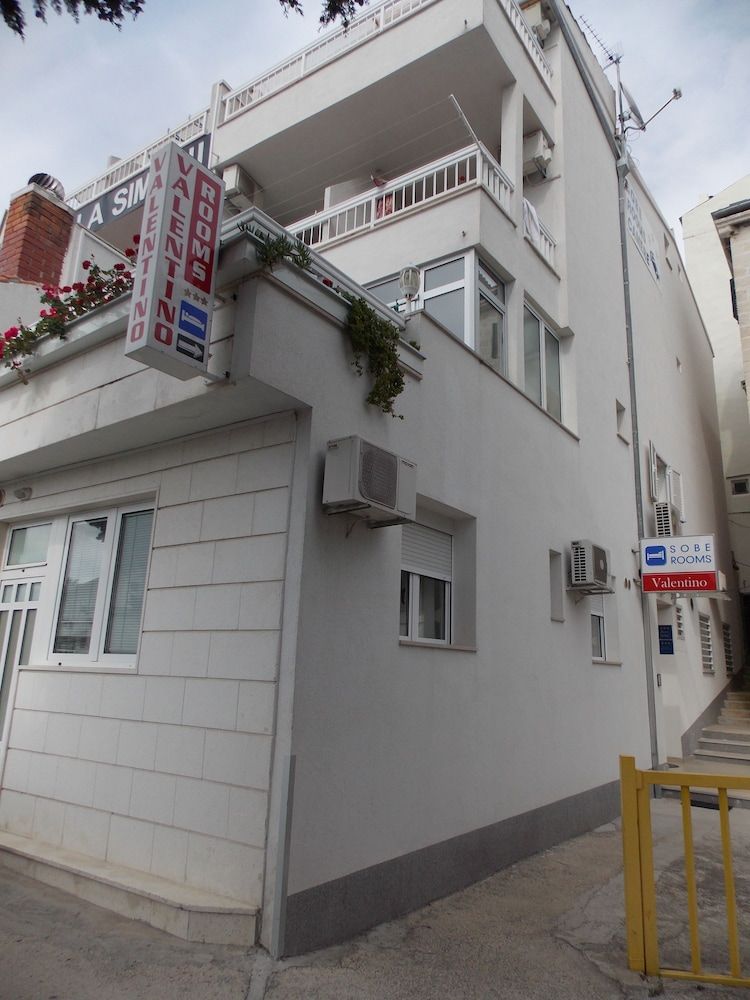 undefined Rooms Valentino 5