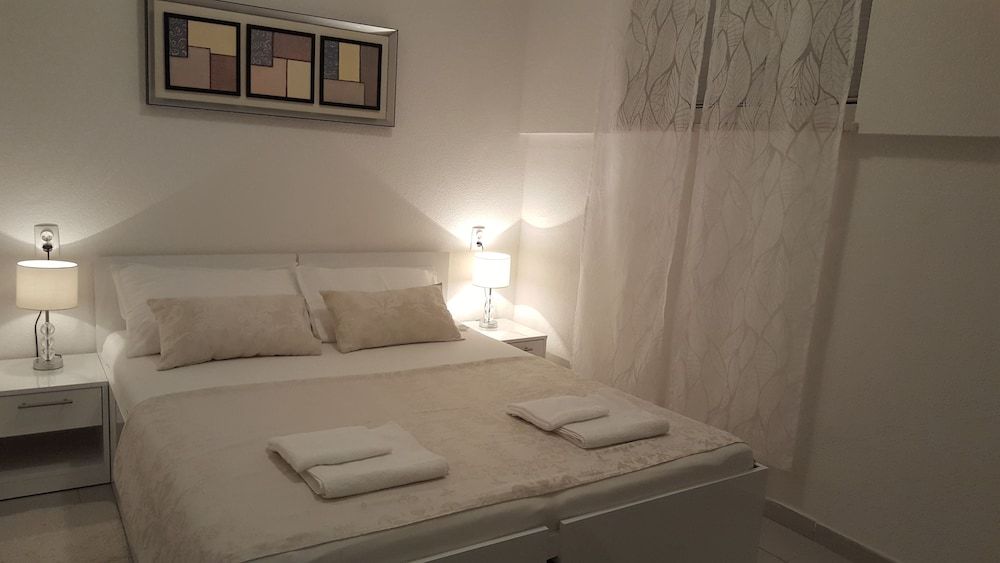 Rooms Valentino Comfort Double or Twin Room 2