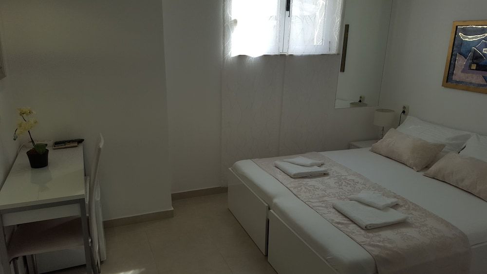 undefined Rooms Valentino 8