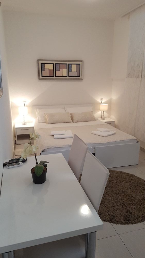 Rooms Valentino Comfort Double or Twin Room 5