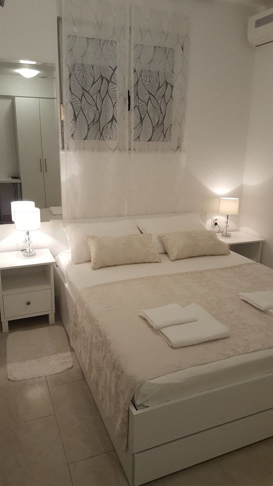 undefined Rooms Valentino 4