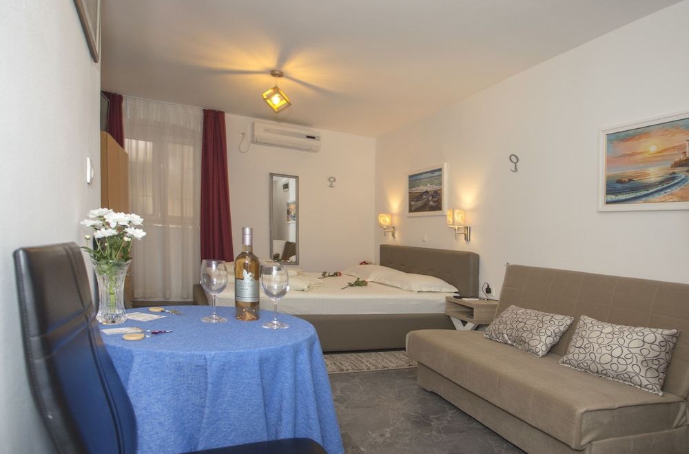 Guesthouse Aleto Double Room 10