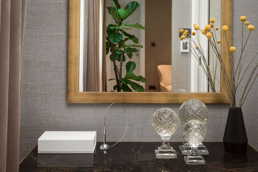 Five Elements Luxury Rooms Deluxe Double Room 8