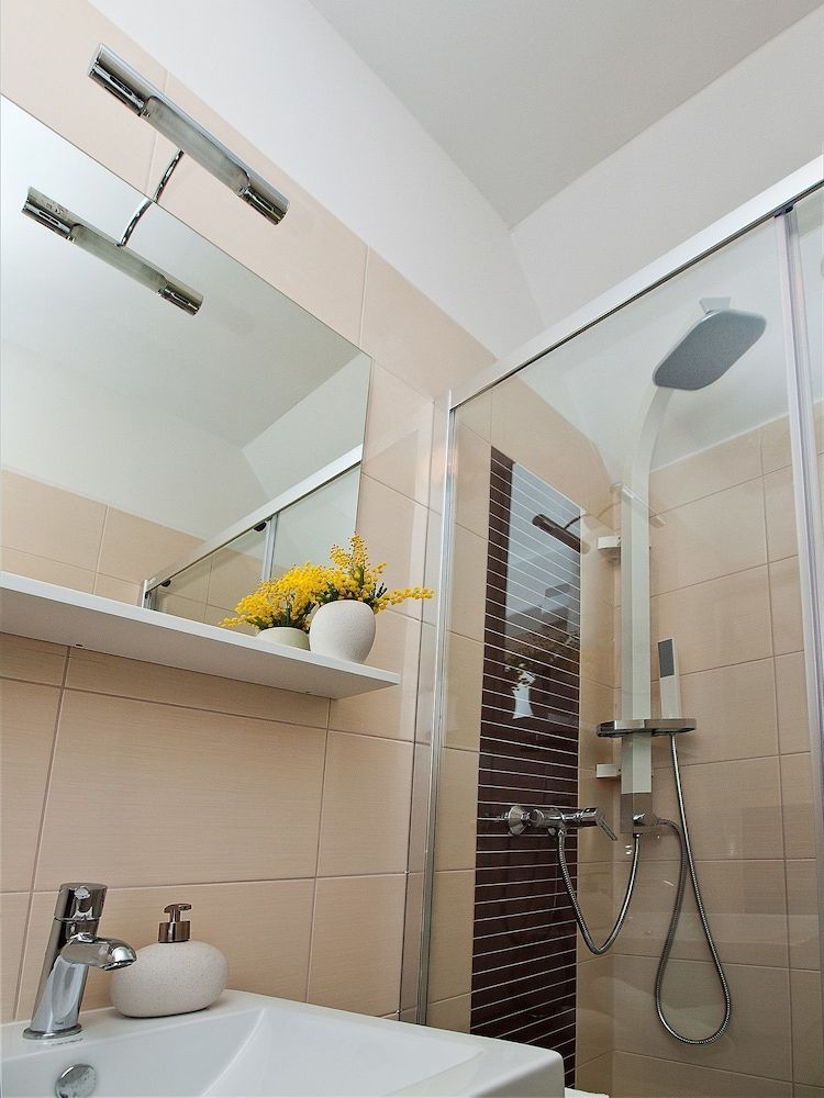 Guest House Leta Double Room, Garden View 3