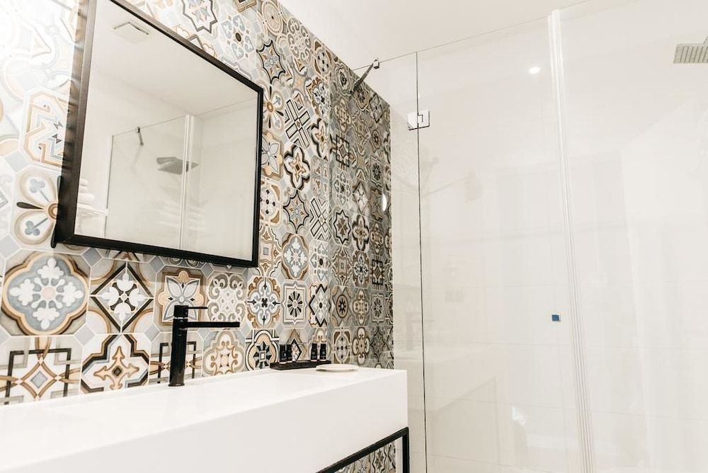 Abokamento Boutique Rooms Deluxe Double or Twin Room (3) 7