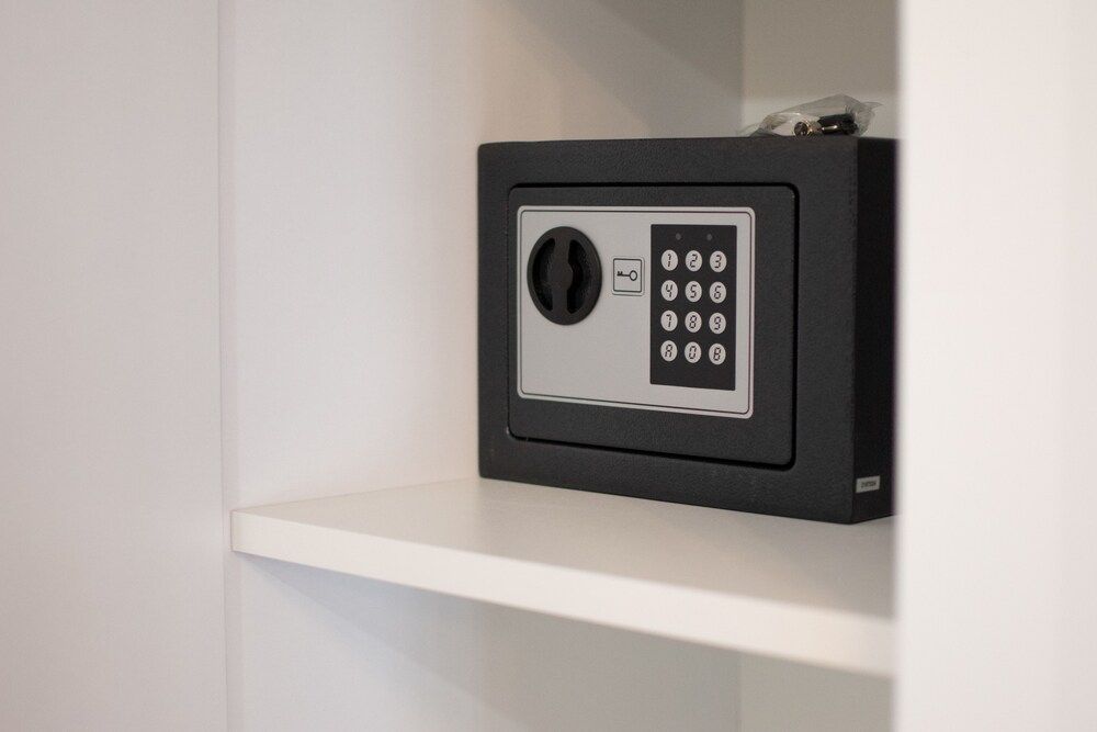 undefined Center Luxury Rooms 3 8