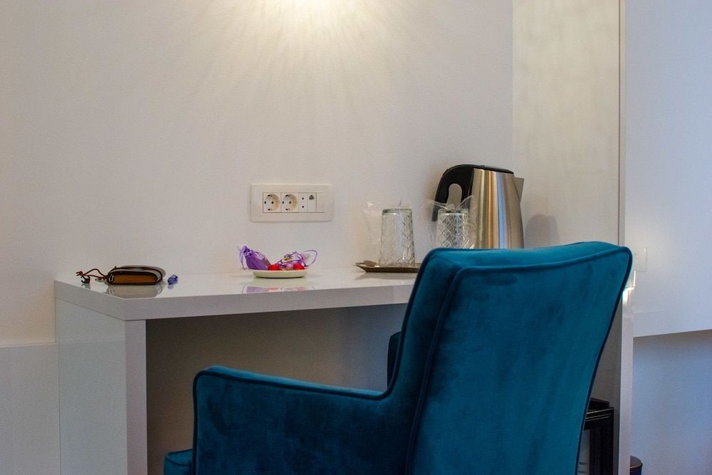 Center Luxury Rooms 3 Deluxe Triple Room, Private Bathroom (Room 6) 6